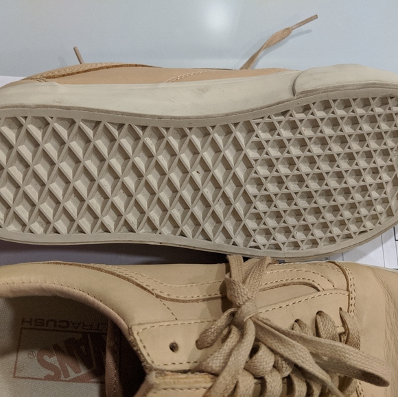 Vans - Picture 2 of 5